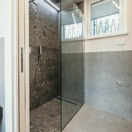 Gio Leo 招待所 莱萨